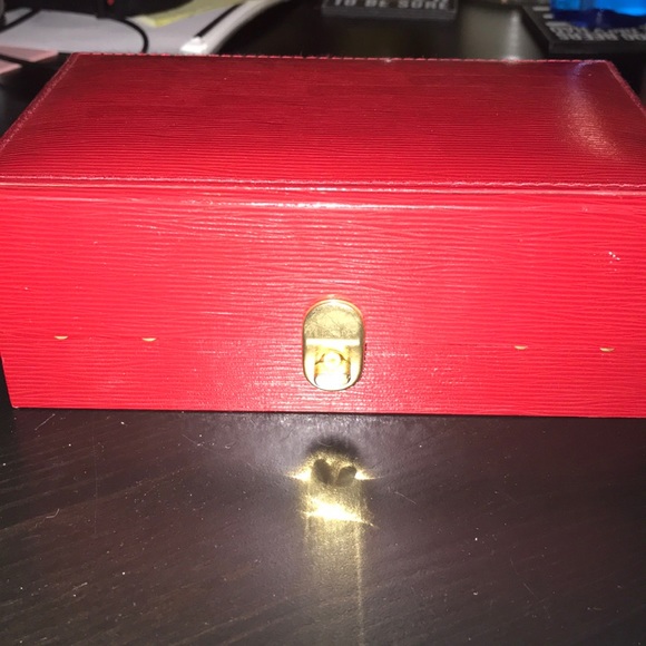 Red jewelry box - Picture 2 of 8